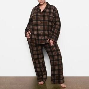 SKIMS Plus Size Brown Plaid Soft Fleece Pajama Top Size 3X